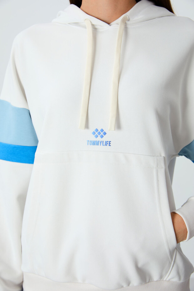 Ekru Kompakt Pamuklu Kalın Pürüzsüz Dokulu Kapüşonlu Standart Kalıp Kadın Sweatshirt - 97290 - 2