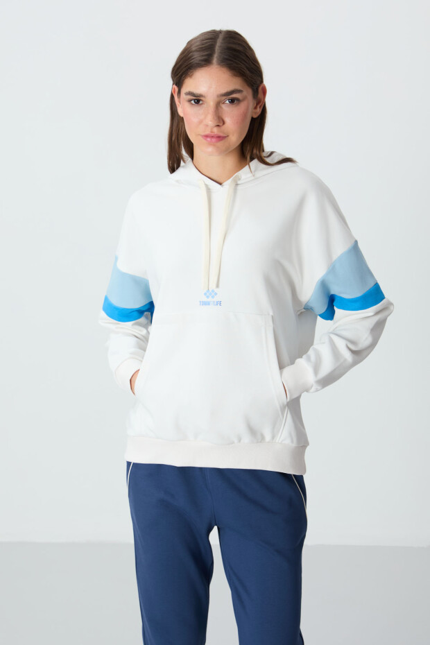 Ekru Kompakt Pamuklu Kalın Pürüzsüz Dokulu Kapüşonlu Standart Kalıp Kadın Sweatshirt - 97290 - 4