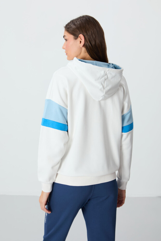 Ekru Kompakt Pamuklu Kalın Pürüzsüz Dokulu Kapüşonlu Standart Kalıp Kadın Sweatshirt - 97290 - 5
