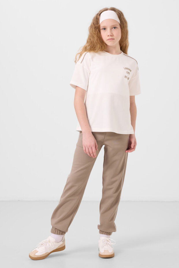 Ekru-Koyu Bej O Yaka Baskılı Lastik Paçalı Standart Fit Kız Çocuk Eşofman Takım - 75186 - 1