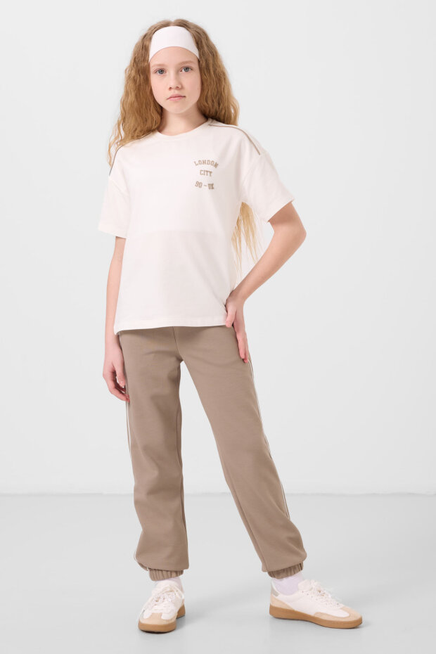 Ekru-Koyu Bej O Yaka Baskılı Lastik Paçalı Standart Fit Kız Çocuk Eşofman Takım - 75186 - 5