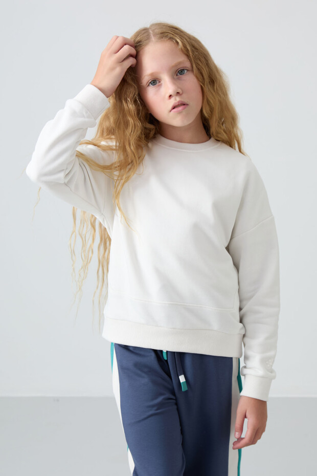 Ekru Pamuklu İçi Tüylü Yumuşak Dokulu Rahat Form Nakışlı Kız Çocuk Sweatshirt - 75150 - 3