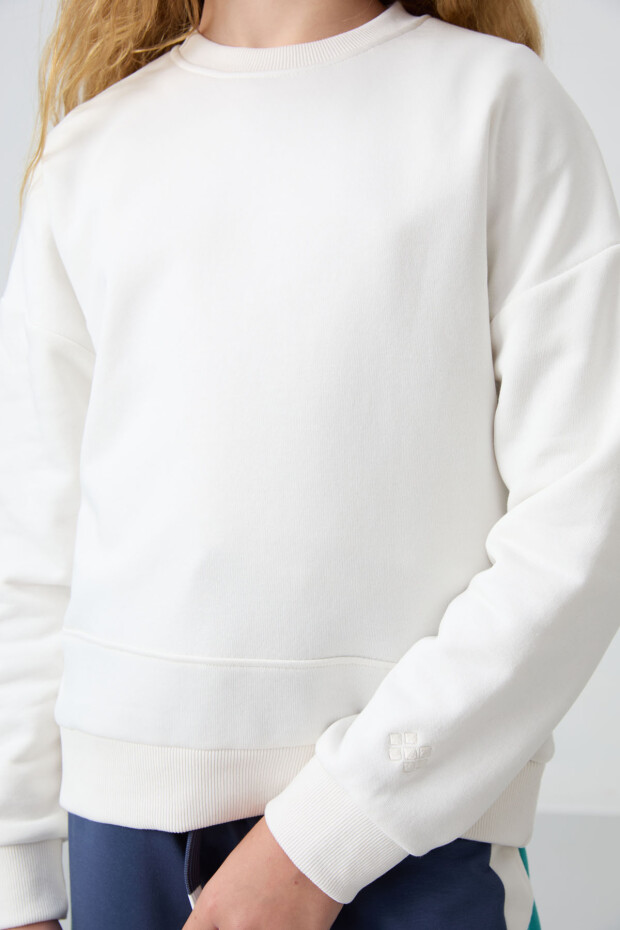 Ekru Pamuklu İçi Tüylü Yumuşak Dokulu Rahat Form Nakışlı Kız Çocuk Sweatshirt - 75150 - 4