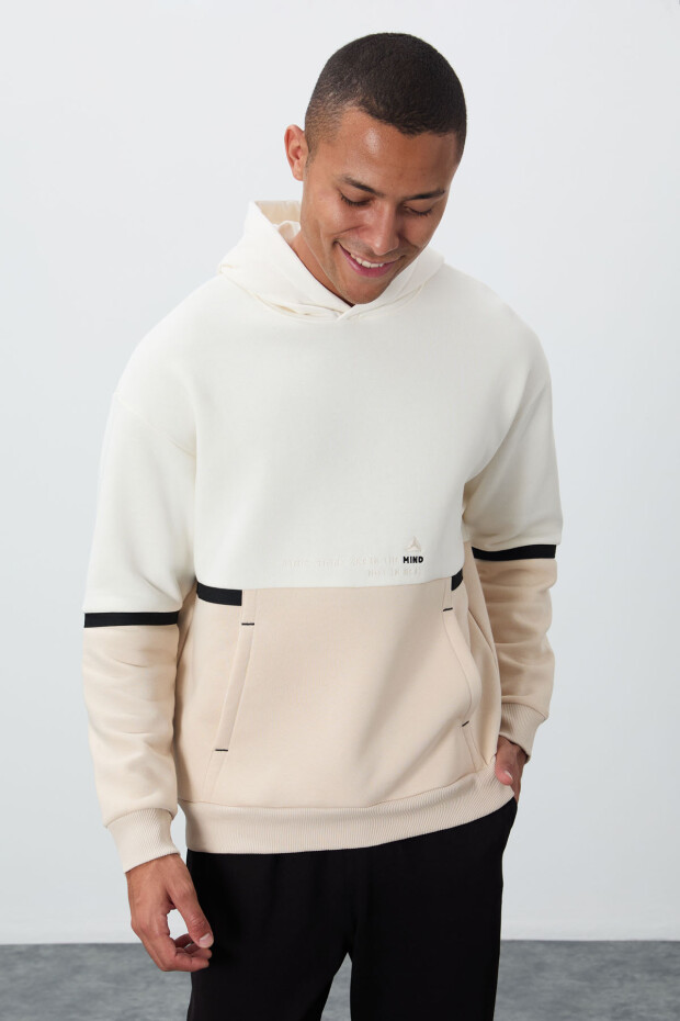 Ekru Pamuklu Kalın İçi Tüylü Yumuşak Dokulu Comfort Fit Nakışlı Erkek Sweatshirt - 88417 - 2