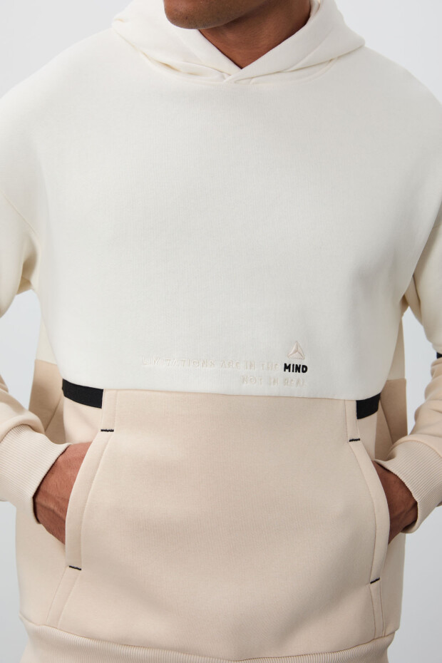 Ekru Pamuklu Kalın İçi Tüylü Yumuşak Dokulu Comfort Fit Nakışlı Erkek Sweatshirt - 88417 - 4