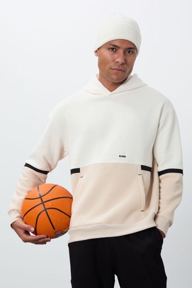 Ekru Pamuklu Kalın İçi Tüylü Yumuşak Dokulu Comfort Fit Nakışlı Erkek Sweatshirt - 88417 - 1