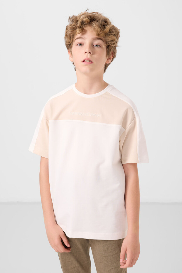 Ekru Pamuklu Yumuşak Dokulu Oversize Fit Nakışlı Erkek Çocuk T-Shirt - 11290 - 3