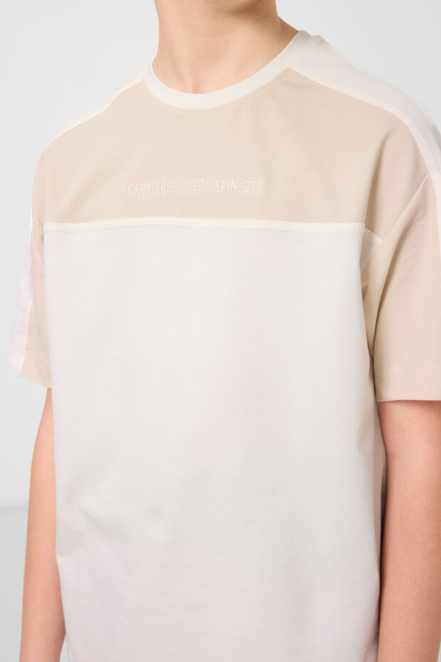 Ekru Pamuklu Yumuşak Dokulu Oversize Fit Nakışlı Erkek Çocuk T-Shirt - 11290 - 4