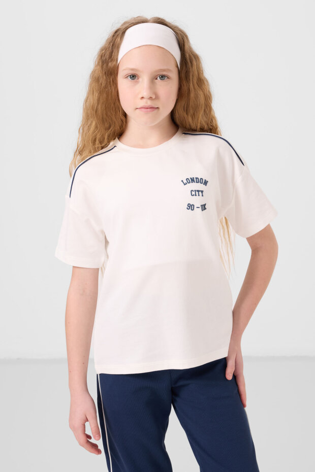 Ekru-Parlament O Yaka Baskılı Lastik Paçalı Standart Fit Kız Çocuk Eşofman Takım - 75186 - 3