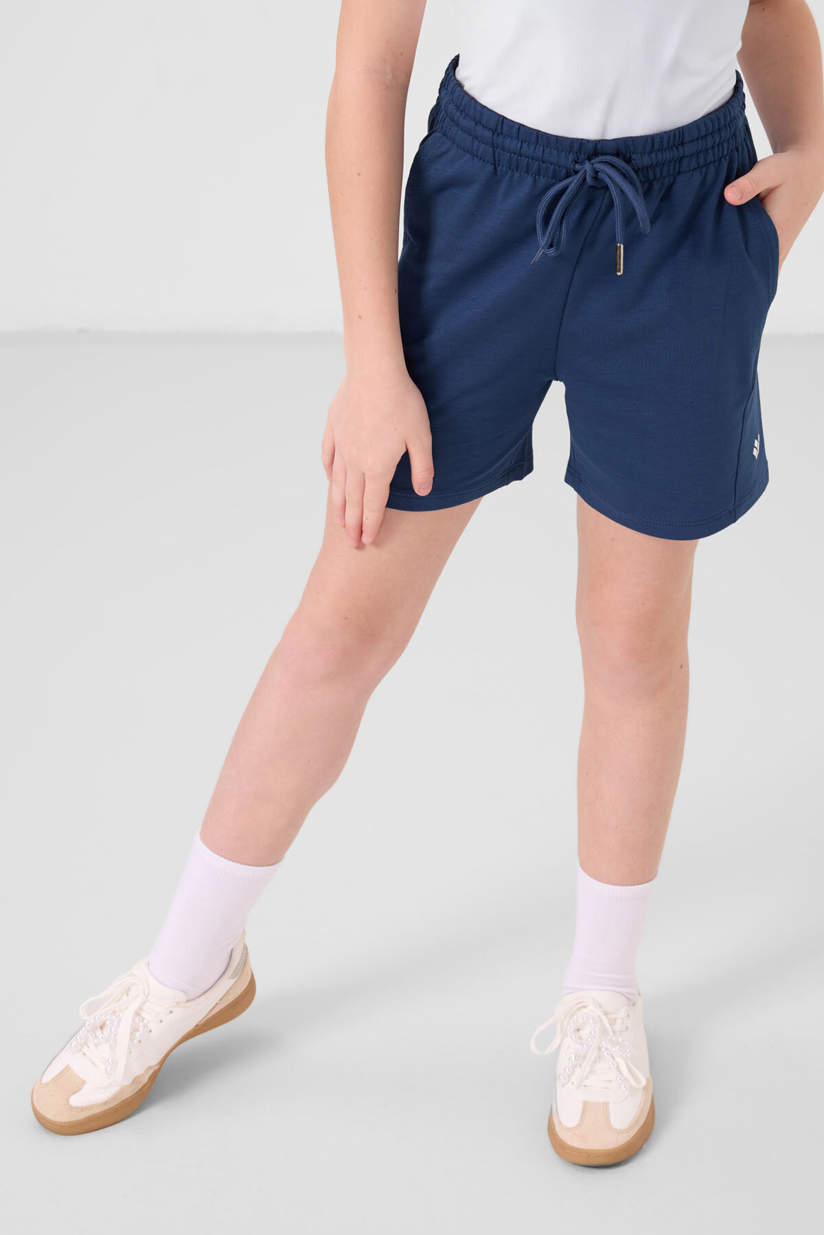 Ekru-Parlament Pamuklu Yumuşak Dokulu Standart Fit Basic Kız Çocuk Şort Takım - 75184 - TOMMYLIFE (1)