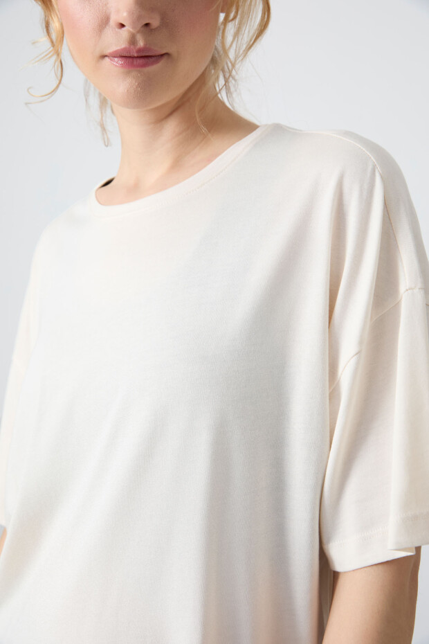 Ekru Penye Modal Yumuşak Tuşeli Oversize Fit Basic Kadın T-Shirt- 97285 - 3