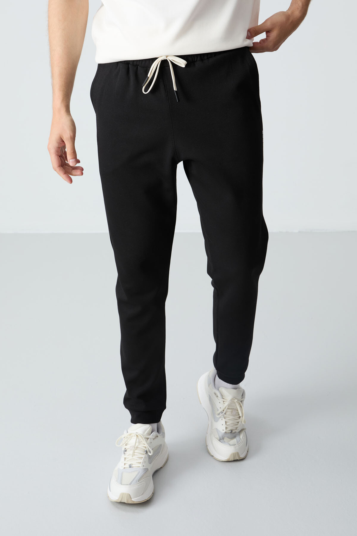 Ekru Siyah Pamuklu Kalın Yumuşak Dokulu Oversize Fit Basic Erkek Eşofman Takım - 85261 - Air Jones (1)