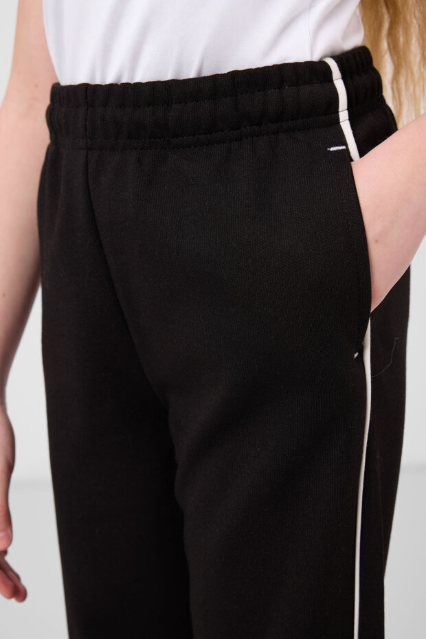 Ekru-Siyah O Yaka Baskılı Lastik Paçalı Standart Fit Kız Çocuk Eşofman Takım - 75186 - 4