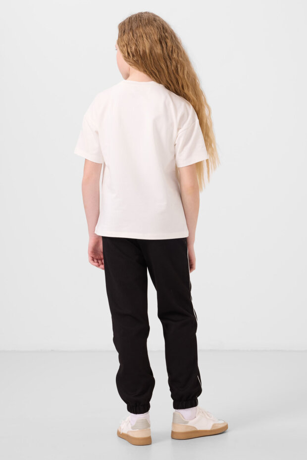 Ekru-Siyah O Yaka Baskılı Lastik Paçalı Standart Fit Kız Çocuk Eşofman Takım - 75186 - 6