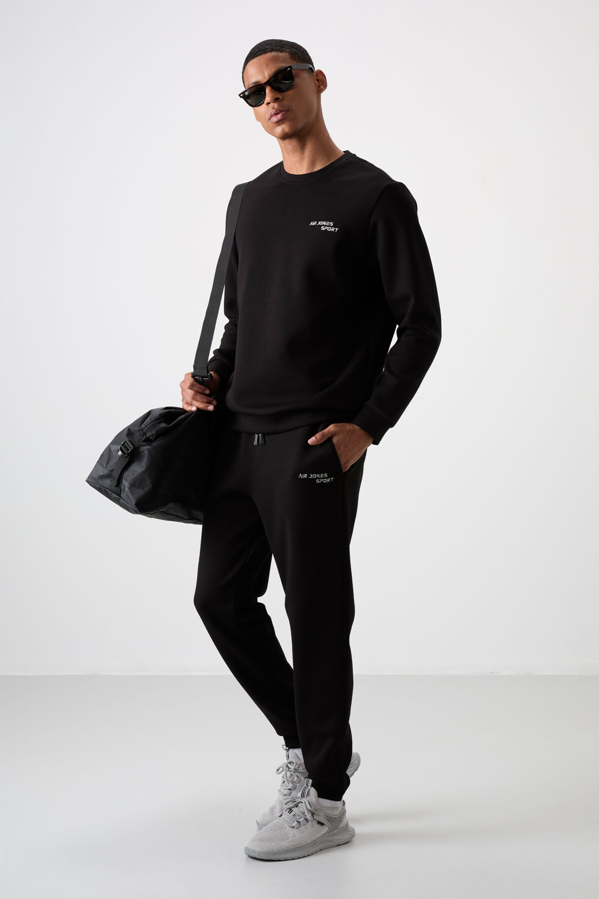 Ekru - Siyah Pamuklu Kalın Yumuşak Dokulu Comfort Fit Nakışlı Erkek Eşofman Takım - 85254 - Air Jones