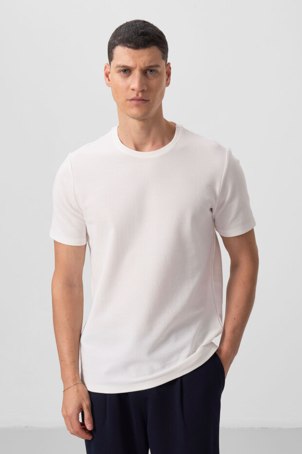 Ekru Yüzeyi Dokulu Rahat Form Basic Erkek T-Shirt - 88436 - 1
