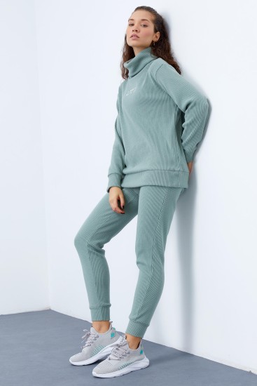 Women's Turtlenecked Text Detailed Jogger Green Tracksuit - 95274 