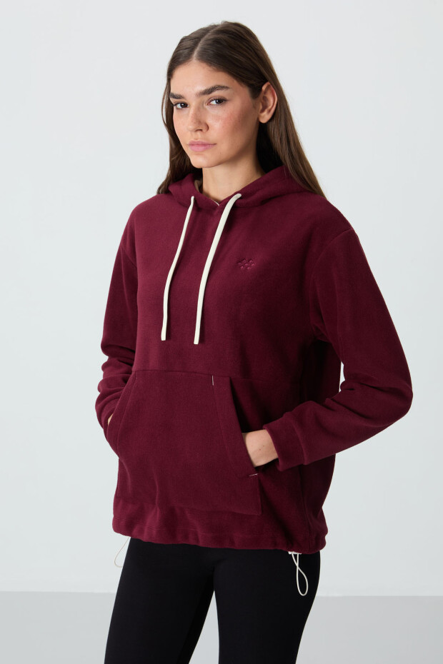 Erguvan Kalın Yumuşak Dokulu Kapüşonlu Rahat Form Nakışlı Polar Kadın Sweatshirt - 97292 - 2