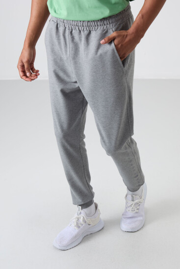 Gri Melanj Pamuk Yumuşak Dokulu Standart Fit Nakışlı Erkek Eşofman Alt - 82133 - TOMMYLIFE
