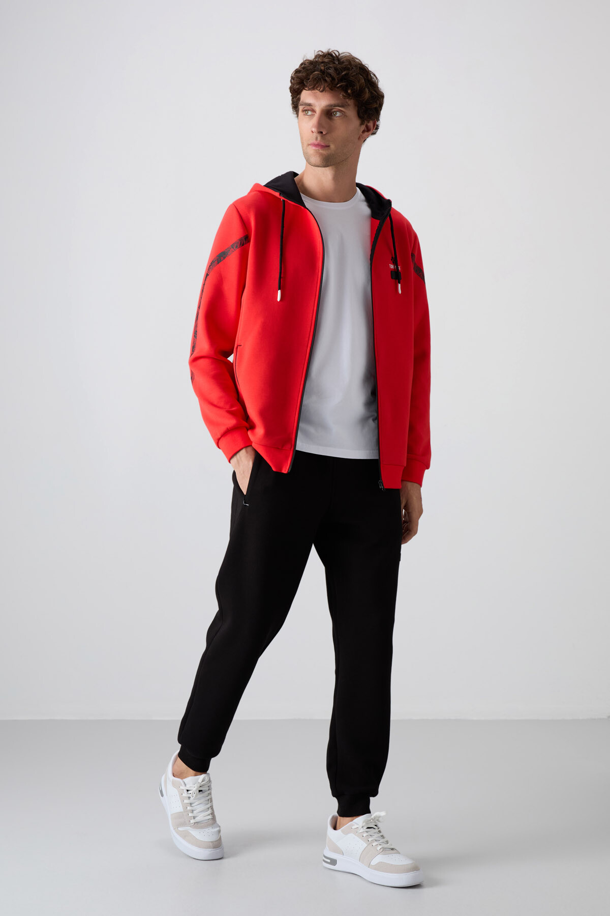 Fiesta - Siyah Pamuklu Kalın Yumuşak Dokulu Comfort Fit Baskılı Erkek Eşofman Takım - 85236 - TOMMYLIFE