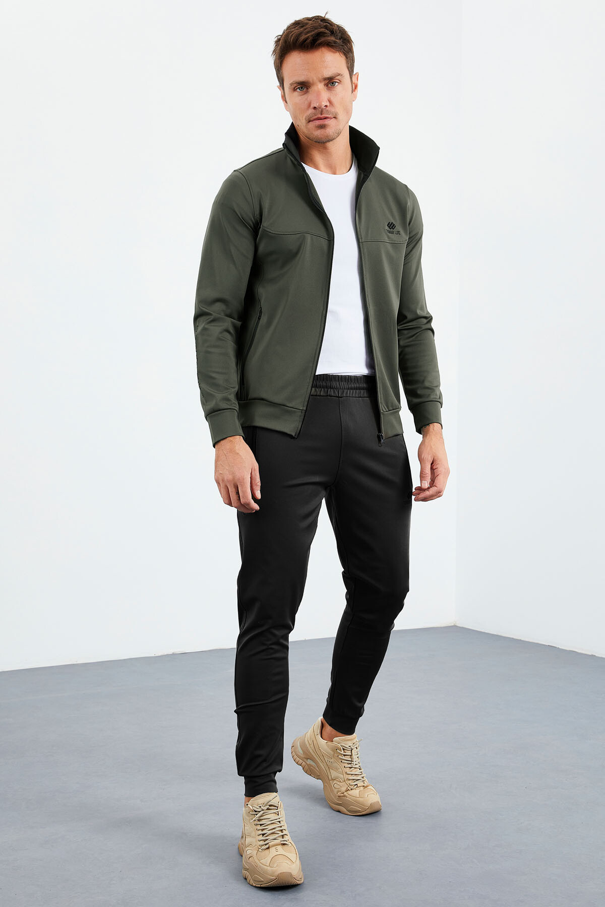 Haki-Siyah Dik Yaka Fermuarlı Standart Kalıp Manşetli Erkek Eşofman Takım - 85160 - TOMMYLIFE (1)