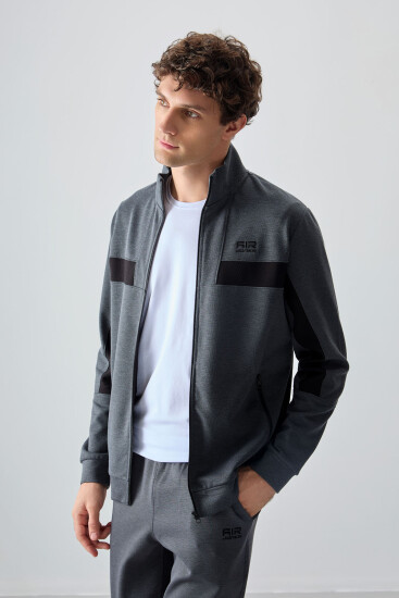 Koyu Gri Yüzeyi Dokulu Standart Fit Nakışlı Erkek Eşofman Takım - 85248 - Air Jones (1)