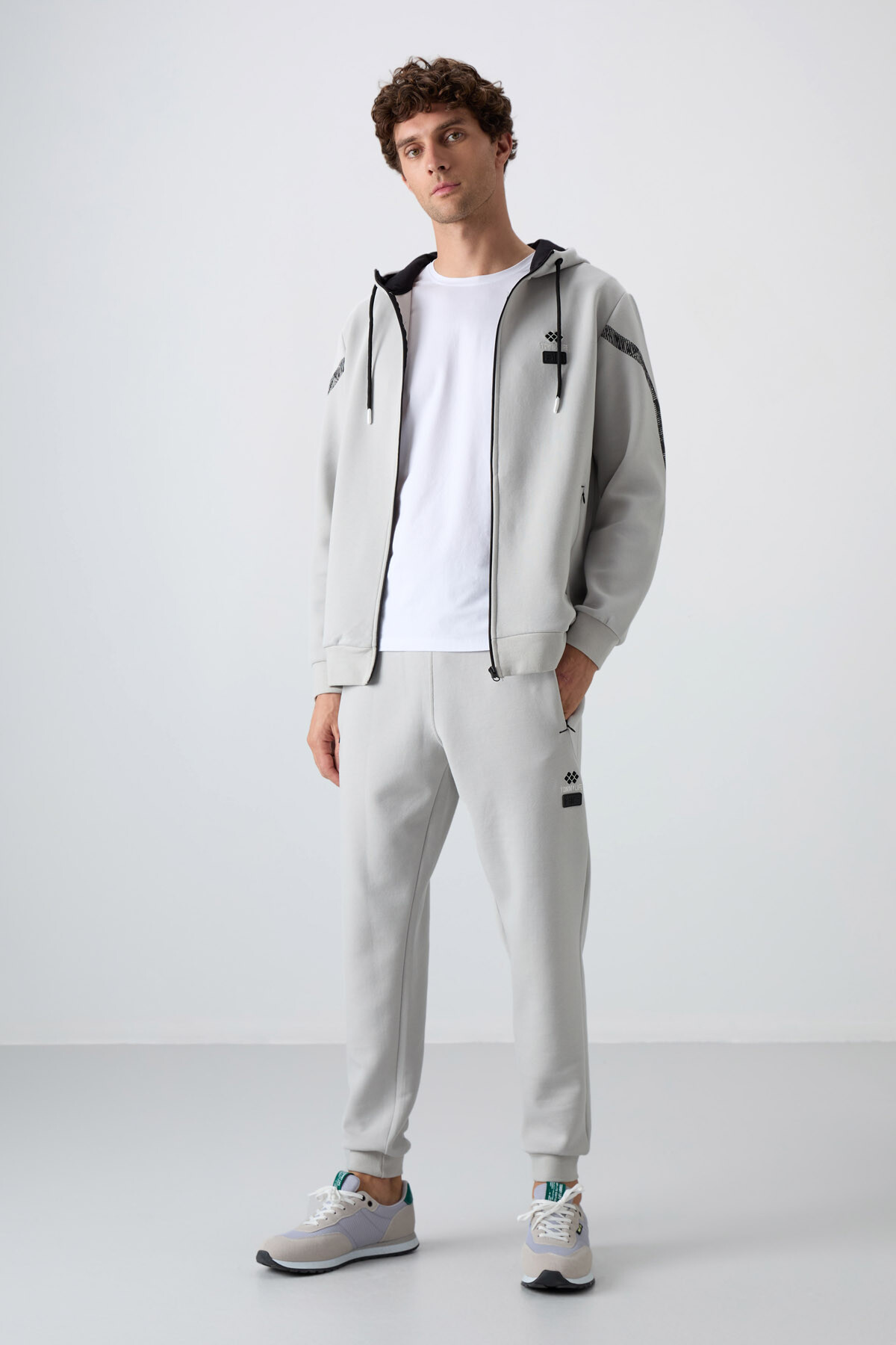 Taş Pamuklu Kalın Yumuşak Dokulu Comfort Fit Baskılı Erkek Eşofman Takım - 85236 - TOMMYLIFE