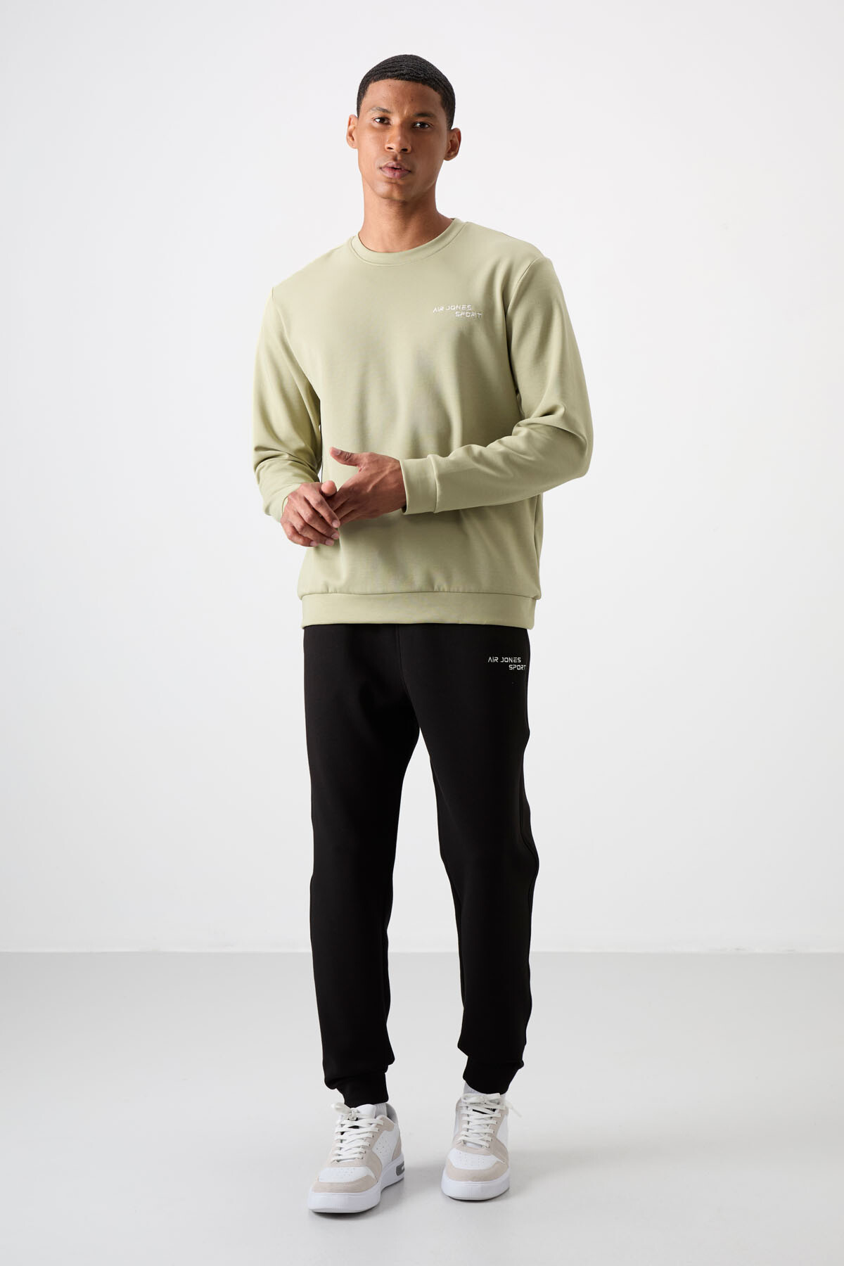 Çağla - Siyah Pamuklu Kalın Yumuşak Dokulu Comfort Fit Nakışlı Erkek Eşofman Takım - 85254 - Air Jones