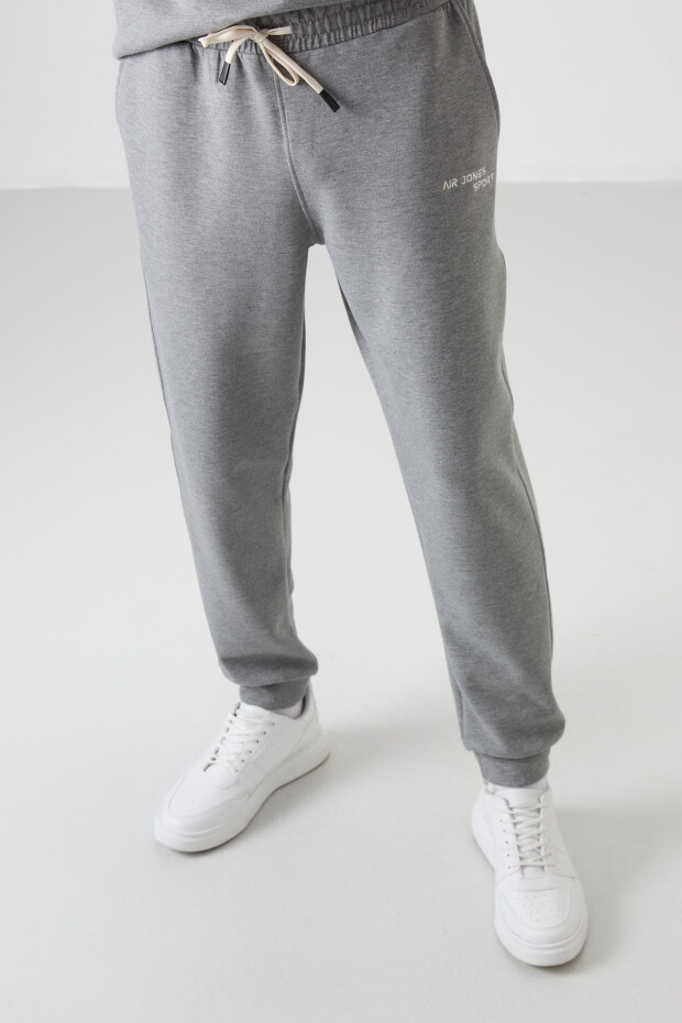 Gri Melanj Pamuklu Kalın Yumuşak Dokulu Comfort Fit Nakışlı Erkek Eşofman Takım - 85254 - 8