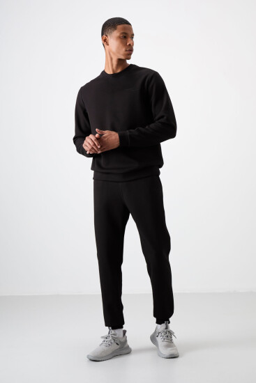 Siyah - Siyah Pamuklu Kalın Yumuşak Dokulu Comfort Fit Nakışlı Erkek Eşofman Takım - 85254 