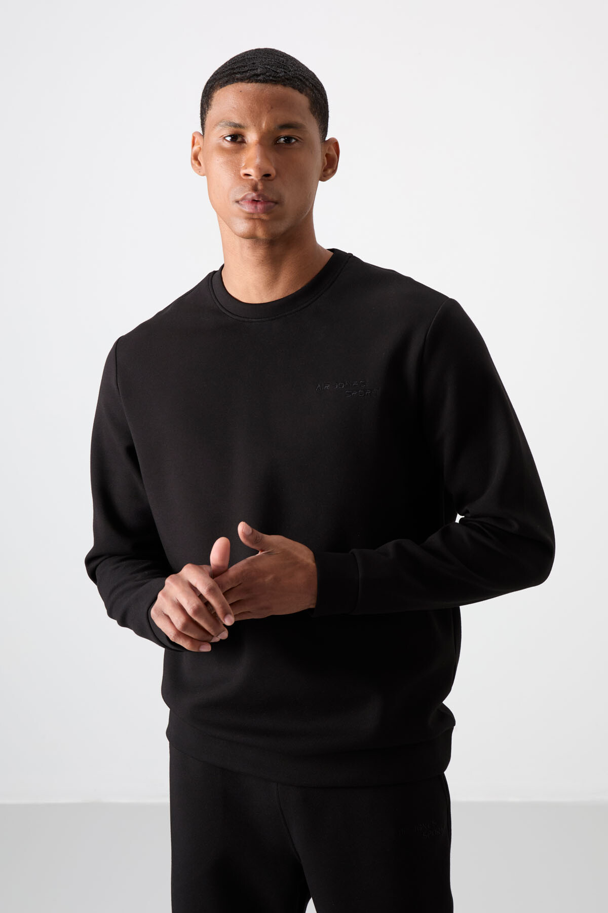 Siyah - Siyah Pamuklu Kalın Yumuşak Dokulu Comfort Fit Nakışlı Erkek Eşofman Takım - 85254 - Air Jones (1)