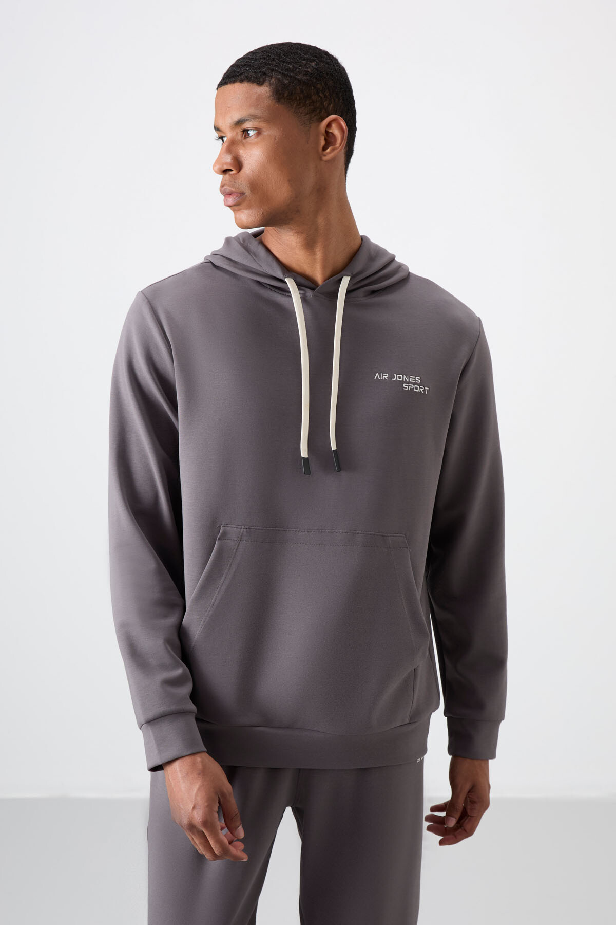 Koyu Gri Pamuklu Kalın Yumuşak Dokulu Comfort Fit Nakışlı Erkek Eşofman Takım - 85255 - Air Jones (1)