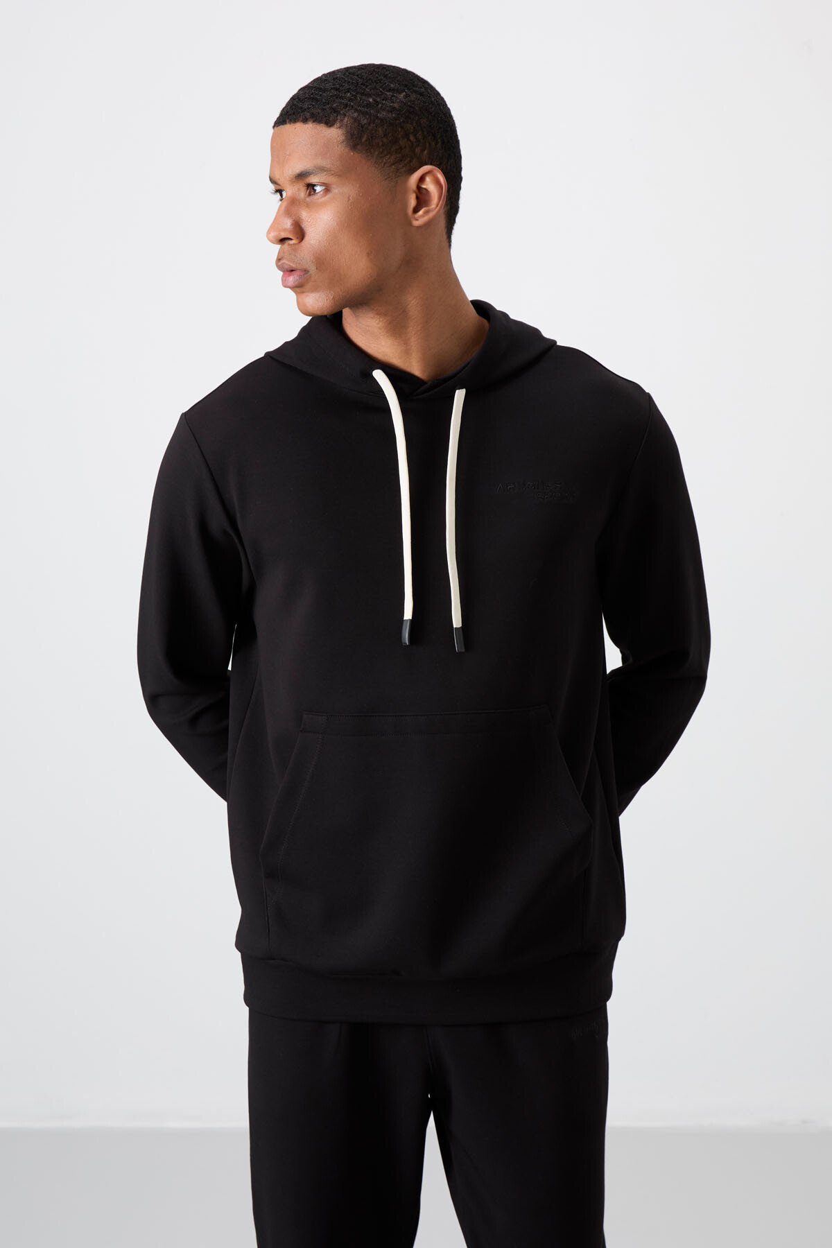 Siyah - Siyah Pamuklu Kalın Yumuşak Dokulu Comfort Fit Nakışlı Erkek Eşofman Takım - 85255 - Air Jones (1)