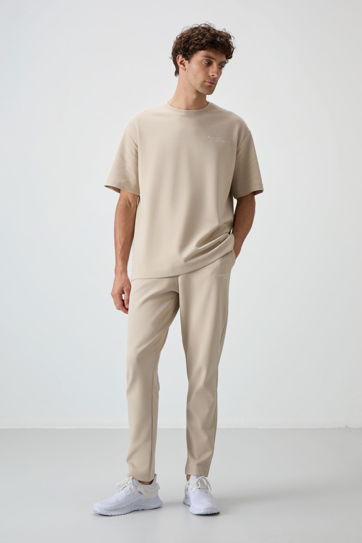 Bej Pamuklu Kalın Yumuşak Dokulu Oversize Fit Nakışlı Erkek Eşofman Takım - 85252 - Air Jones