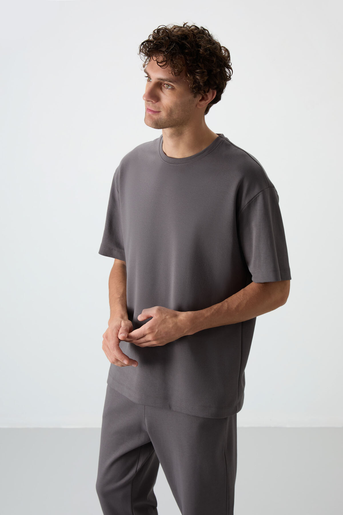 Koyu Gri Pamuklu Kalın Yumuşak Dokulu Oversize Fit Basic Erkek Eşofman Takım - 85251 - Air Jones (1)