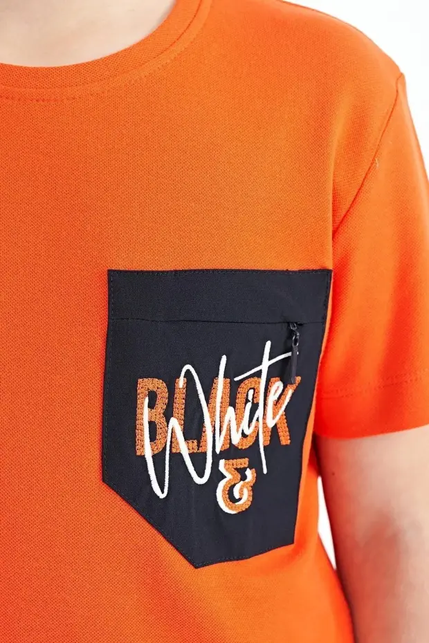 Portakal Ön Cepli Nakış Detaylı O Yaka Standart Kalıp Erkek Çocuk T-Shirt - 11116