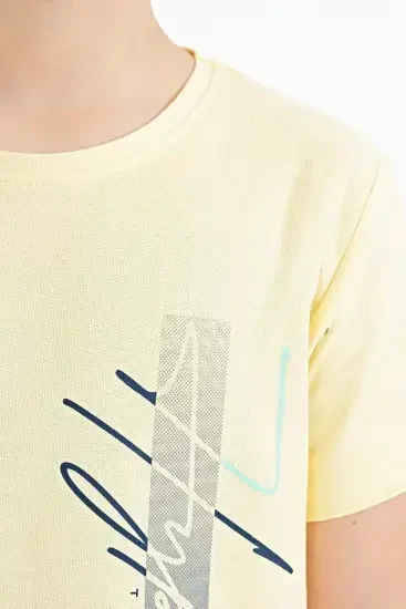 Sarı Yazı Baskılı O Yaka Standart Kalıp Erkek Çocuk T-Shirt - 11119 - TOMMYLIFE (1)