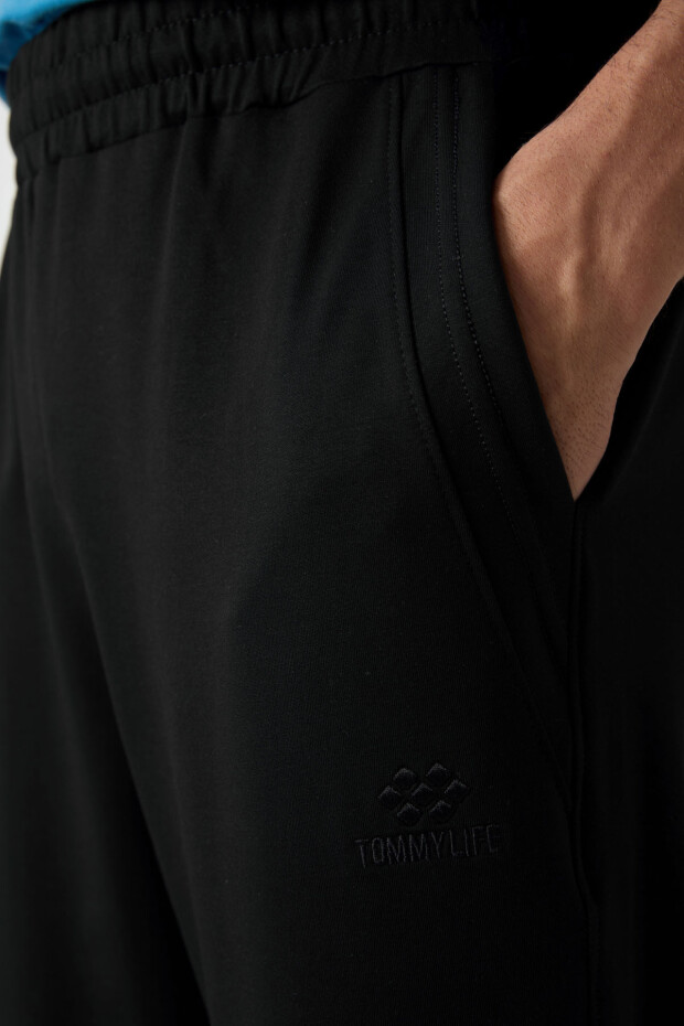 Siyah Pamuklu Yumuşak Dokulu Standart Fit Nakışlı Erkek Kapri - 83102 - 3