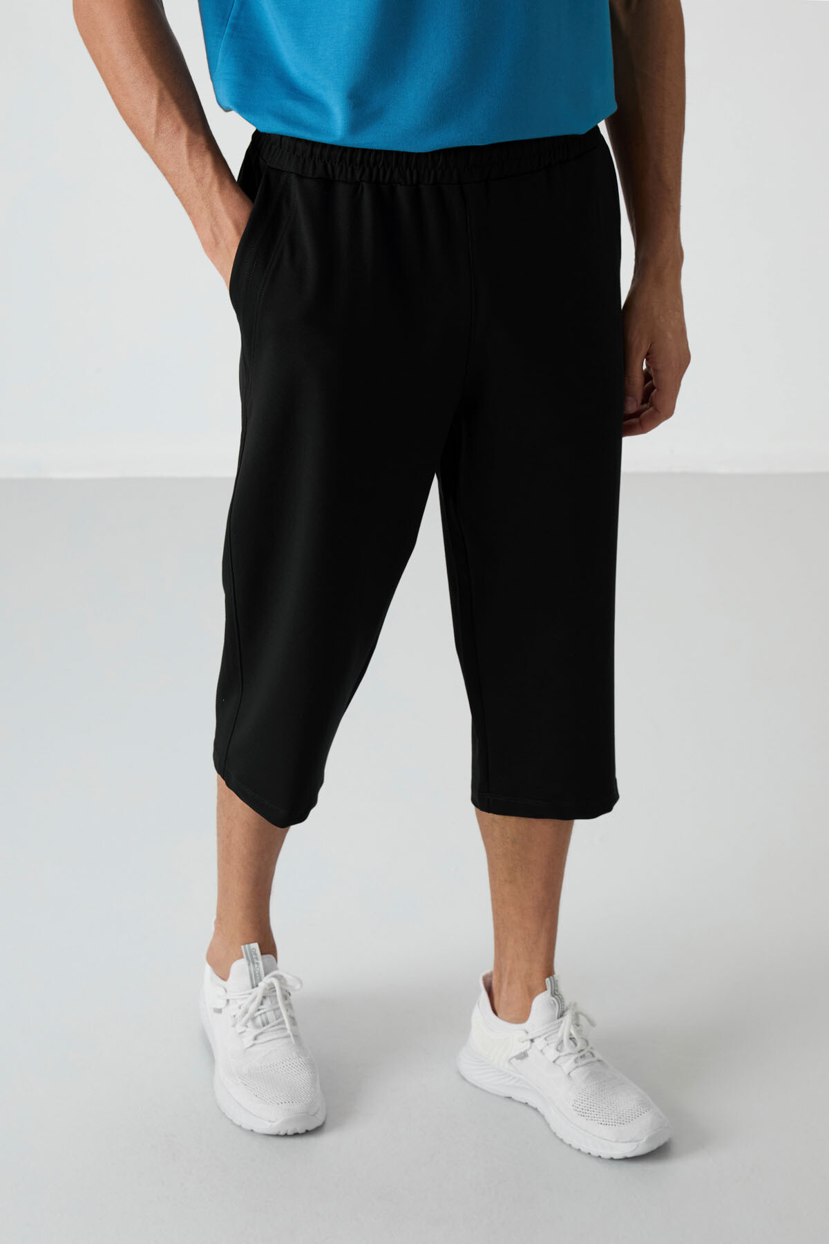 Siyah Pamuklu Yumuşak Dokulu Standart Fit Nakışlı Erkek Kapri - 83102 - TOMMYLIFE (1)