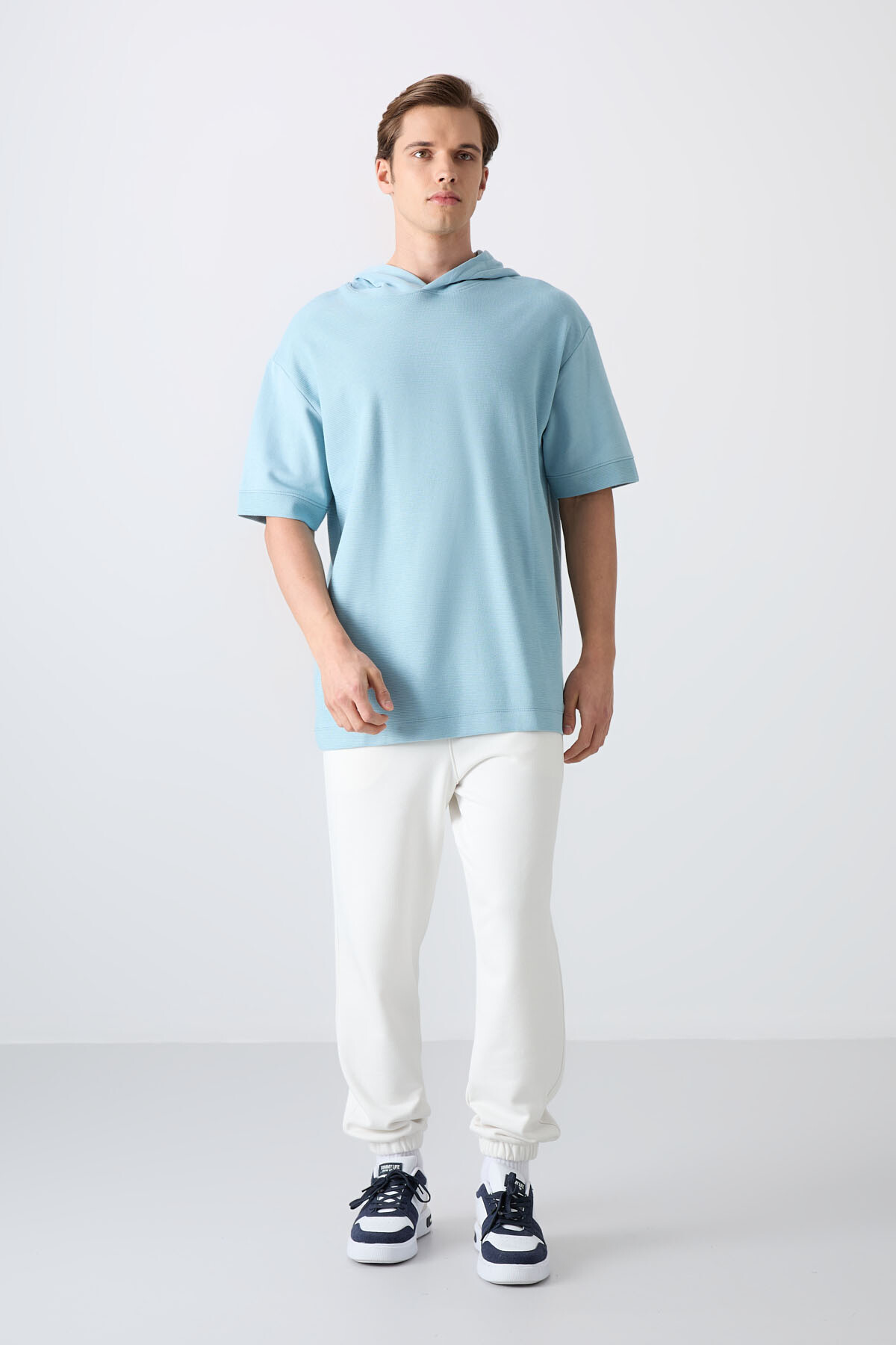 Açık Mavi Pamuklu Kalın Yüzeyi Dokulu Oversize Fit Basic Erkek T-Shirt - 88335 - TOMMYLIFE (1)