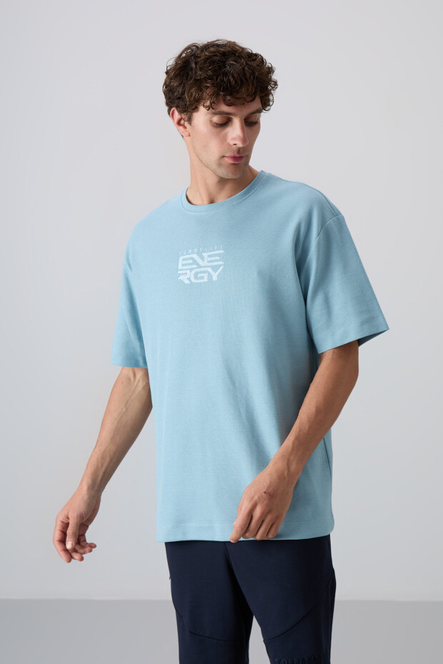 Açık Mavi Pamuklu Kalın Yüzeyi Dokulu Oversize Fit Baskılı Erkek T-Shirt - 88336