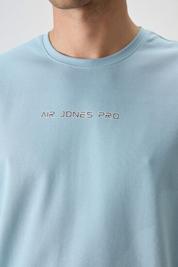 Açık Mavi Pamuklu Kalın Yüzeyi Dokulu Oversize Fit Baskılı Erkek T-Shirt - 88364 - Air Jones (1)