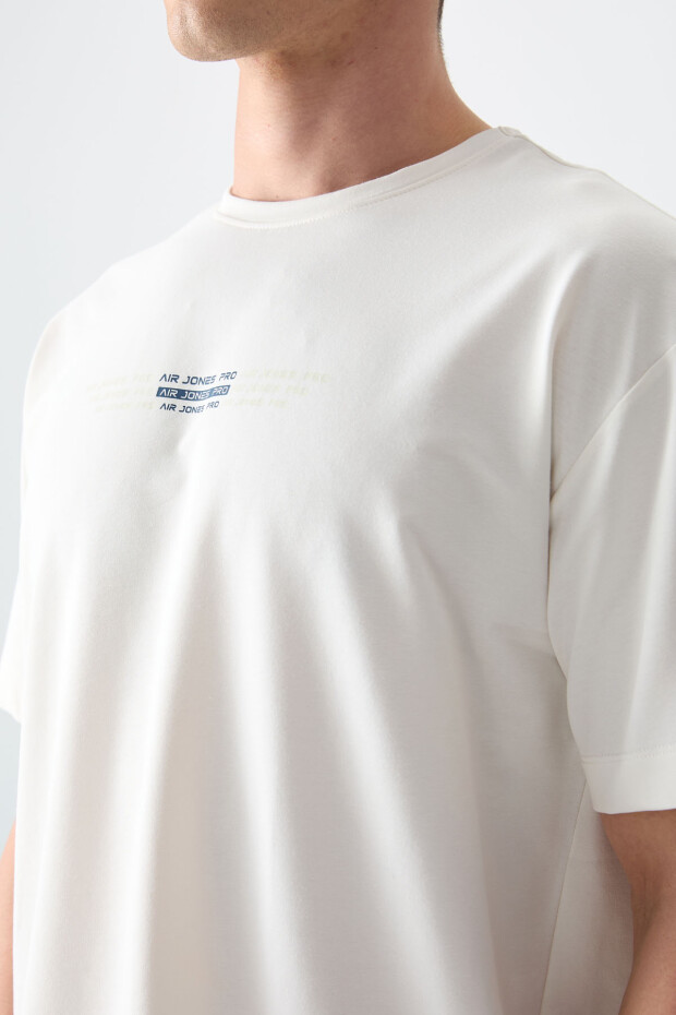 Ekru Pamuklu Kalın Yumuşak Dokulu Oversize Fit Baskılı Erkek T-Shirt - 88374