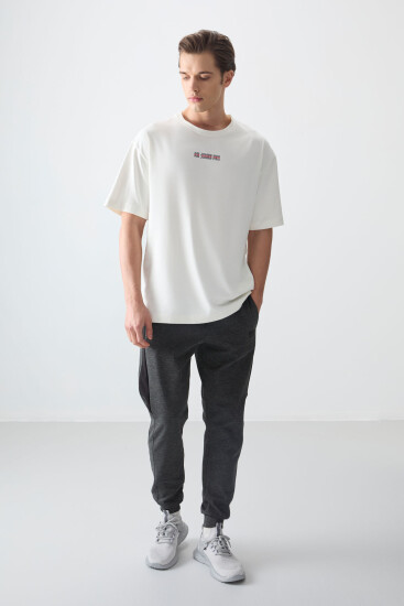 Ekru %100 Pamuk Kalın Yumuşak Dokulu Oversize Fit Baskılı Erkek T-Shirt - 88354 - Air Jones (1)