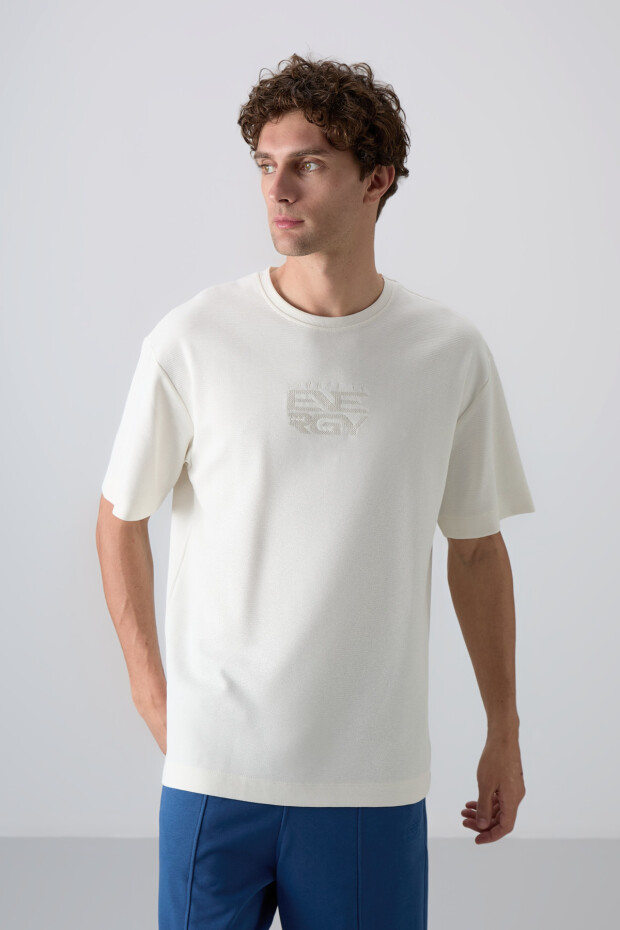 Ekru Pamuklu Kalın Yüzeyi Dokulu Oversize Fit Baskılı Erkek T-Shirt - 88336