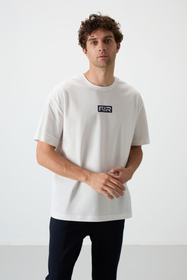 Ekru Pamuklu Kalın Yüzeyi Dokulu Oversize Fit Baskılı Erkek T-Shirt - 88367 