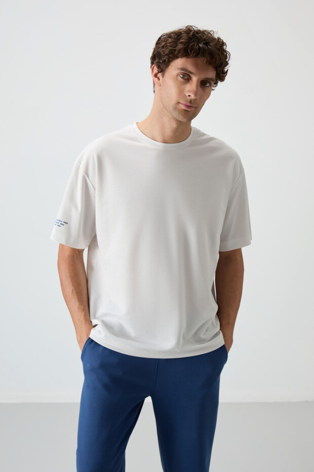 Ekru Pamuklu Kalın Yüzeyi Dokulu Oversize Fit Baskılı Erkek T-Shirt - 88369 - 1