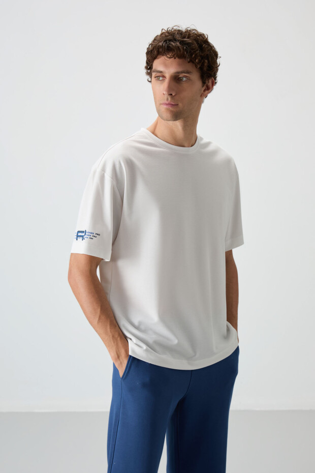Ekru Pamuklu Kalın Yüzeyi Dokulu Oversize Fit Baskılı Erkek T-Shirt - 88369 - 4