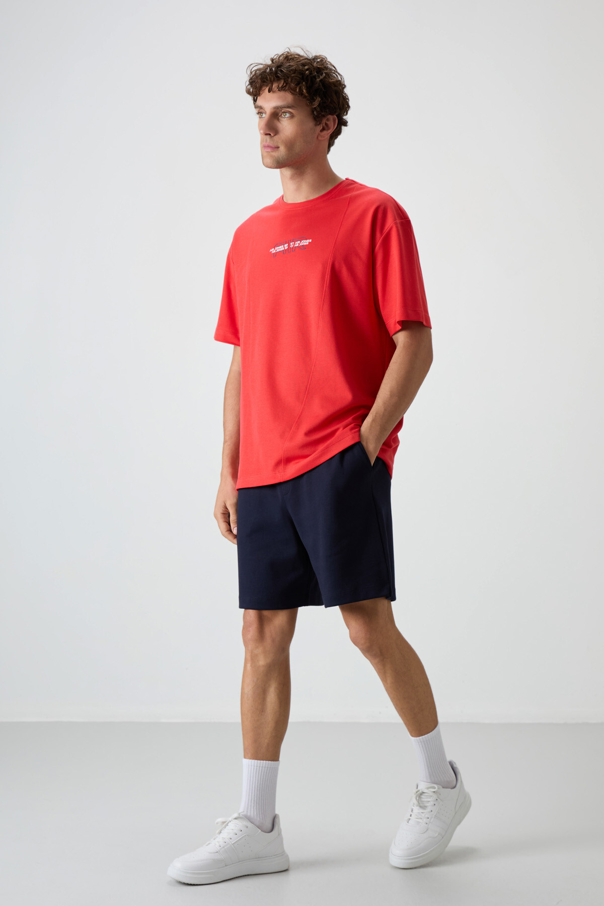 Fiesta Pamuklu Kalın Yüzeyi Dokulu Oversize Fit Baskılı Erkek T-Shirt - 88372 - Air Jones (1)