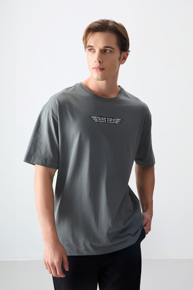 Haki %100 Pamuk Kalın Yumuşak Dokulu Oversize Fit Baskılı Erkek T-Shirt - 88356 - 1